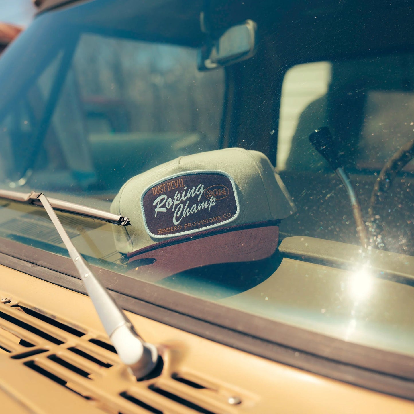 Roping Champ Snapback Hat- White/Brown