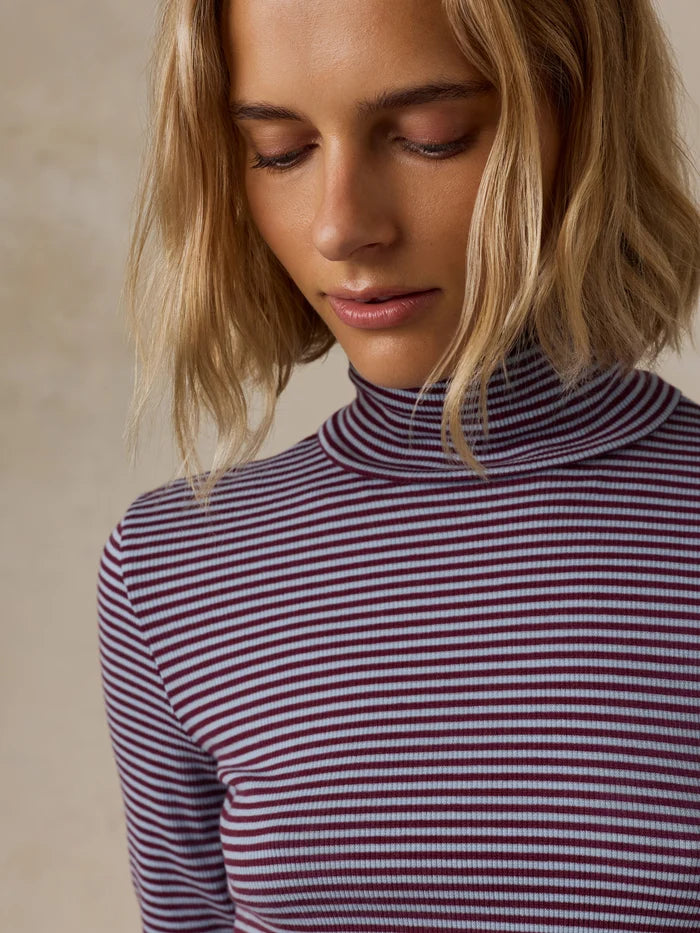 Women's Featherweight Freestyle Turtleneck - Cider Sky Stripe