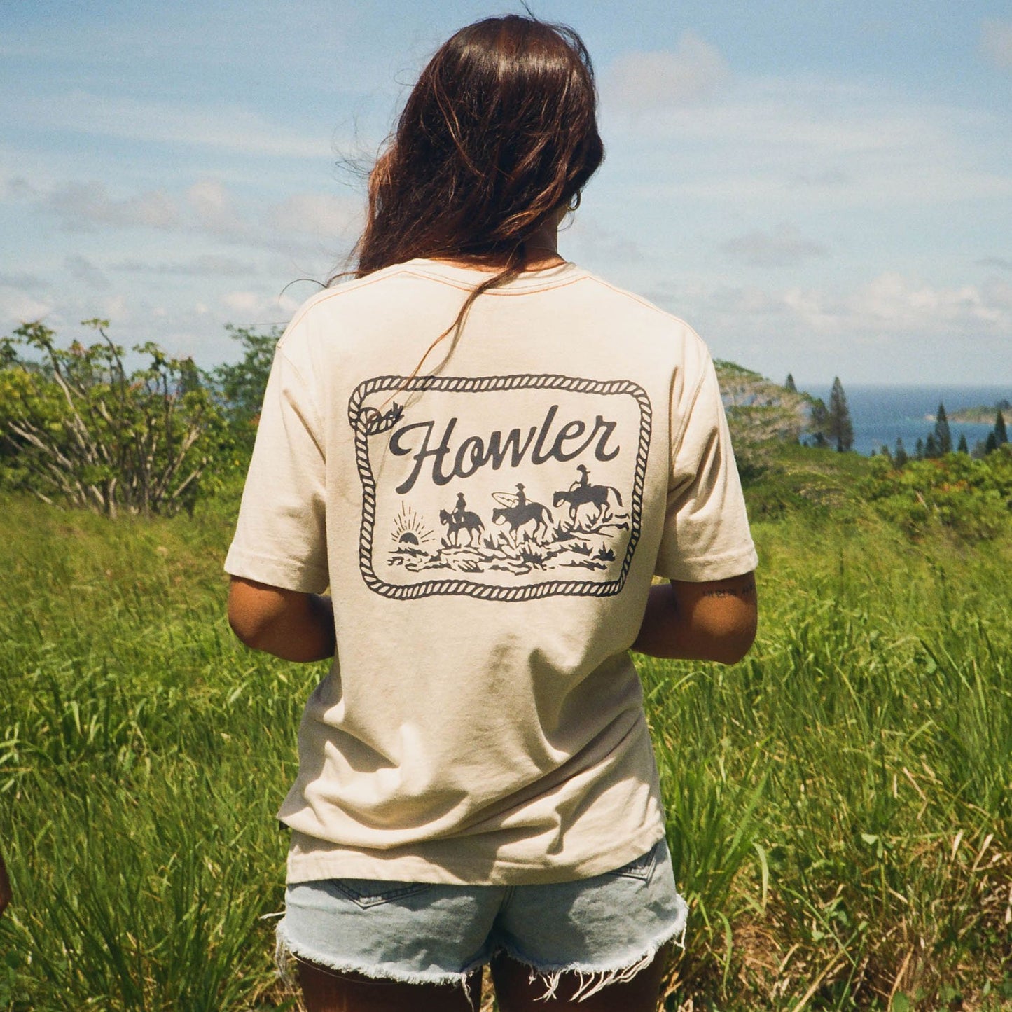 Howler Posse T-Shirt- Sand Heather