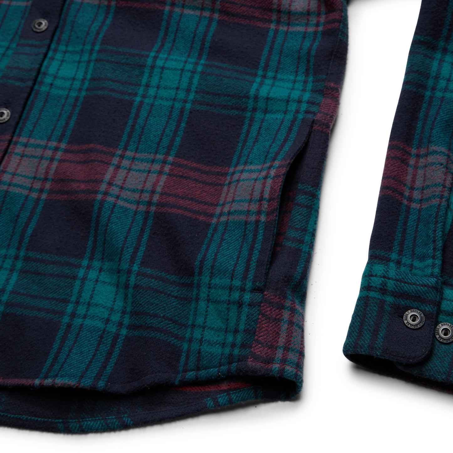 Salvo Hooded Blanket Flannel- Mesa Plaid/Midnight