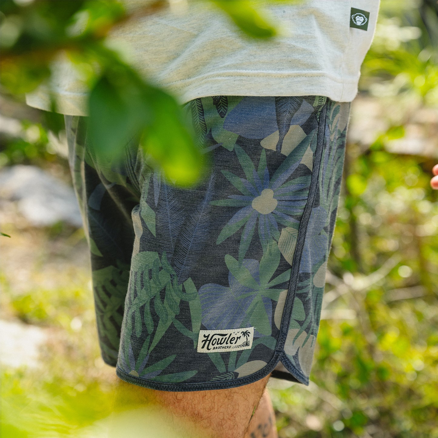 Bruja Boardshorts- Tropical Dimension/Antique Black