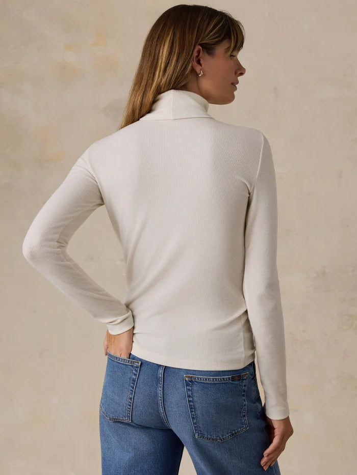 Women's Featherweight Freestyle Turtleneck - Egret
