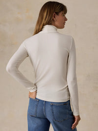 Women's Featherweight Freestyle Turtleneck - Egret