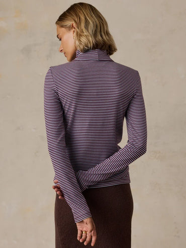 Women's Featherweight Freestyle Turtleneck - Cider Sky Stripe