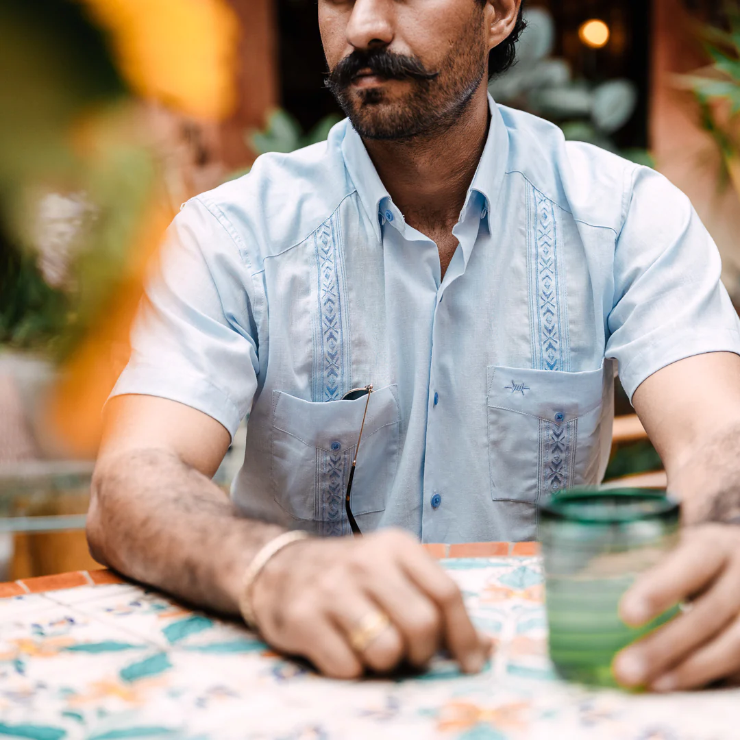 Tejas Guayabera- Benavides