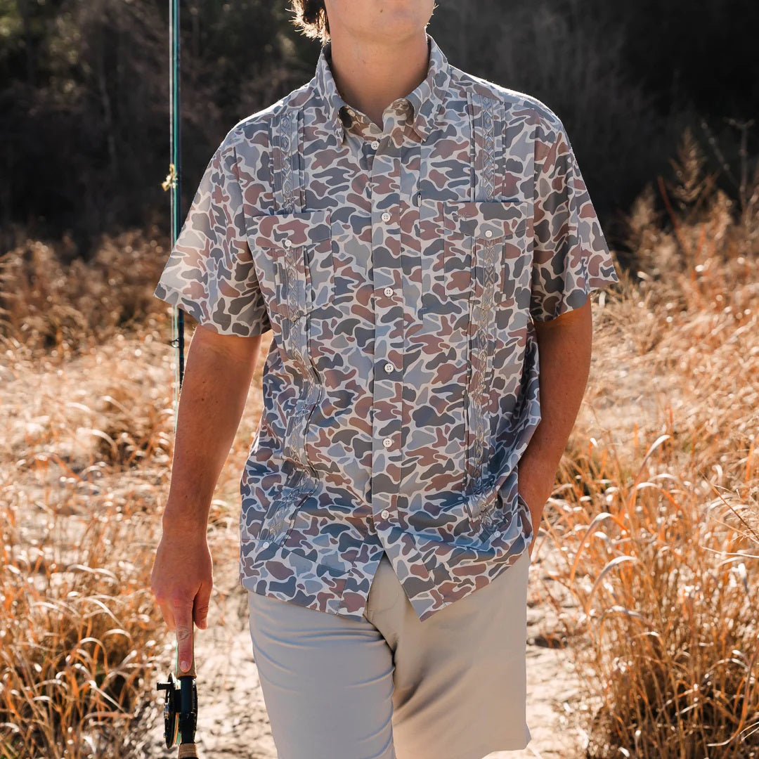 Guayabera Libre - Camo Frio