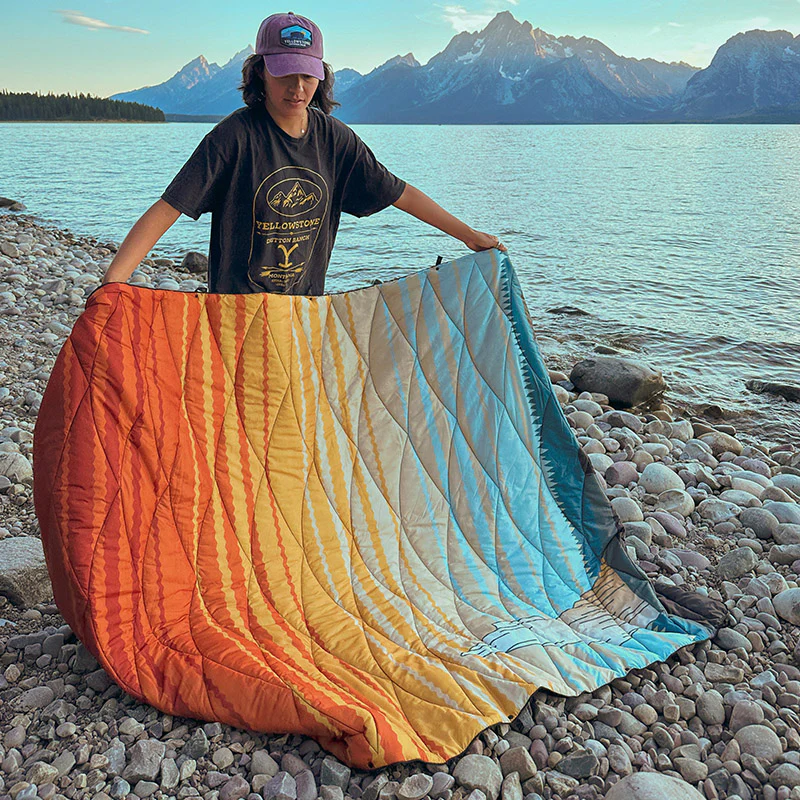 Puffer Blanket: Yellowstone